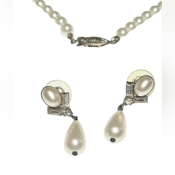 Vintage baguette rhinestones & faux Pearl drop beaded necklace with pierced - Picture 4 of 9